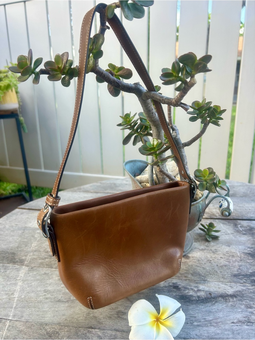Coach Authentic Vintage Y2K leather. Town cognac mini bag